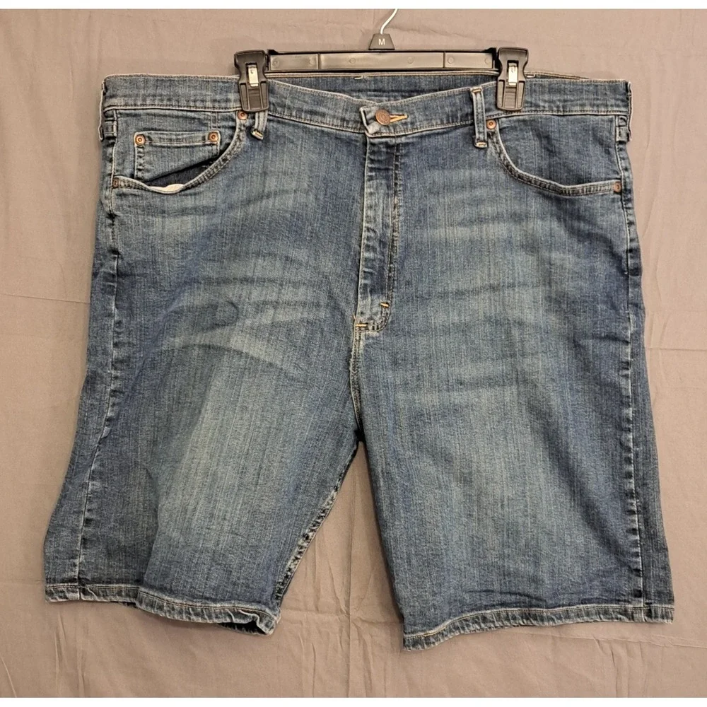 Wrangler Relaxed Fit Blue‎ Jean Shorts Men's Size 42